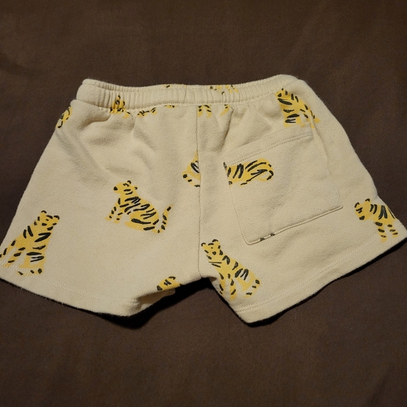 🪄SOLD🪄Zara neutral toddler shorts - Picture 3 of 6